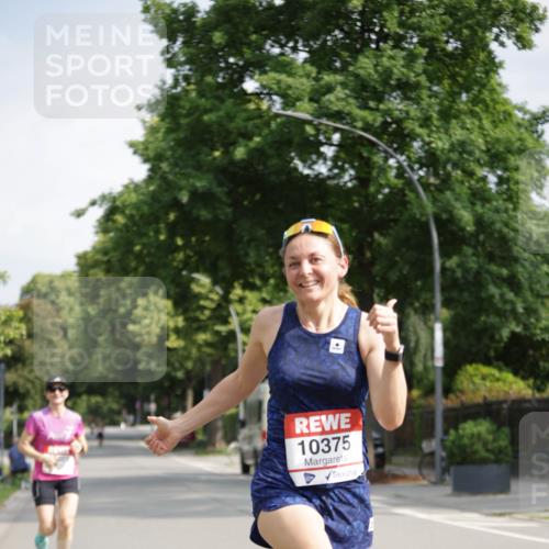 15.06.2025 - REWE Women's Run Jannik Wohlers http://msf.ph/oto/7938950 15.06.2025 08:44:23 Laufen 10375 meine-sportfotos.de