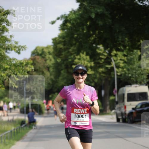 15.06.2025 - REWE Women's Run Jannik Wohlers http://msf.ph/oto/7939002 15.06.2025 08:44:24 Laufen 10001 meine-sportfotos.de