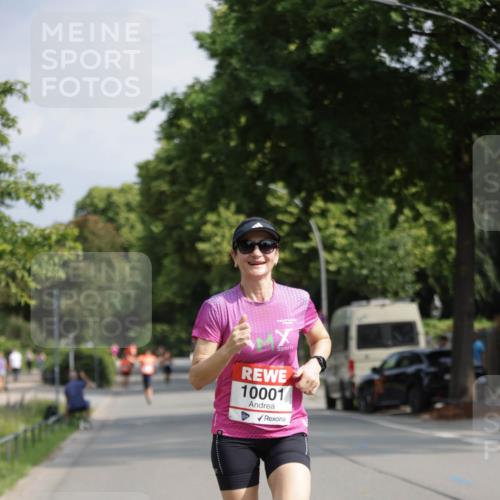 15.06.2025 - REWE Women's Run Jannik Wohlers http://msf.ph/oto/7939029 15.06.2025 08:44:24 Laufen 10001 meine-sportfotos.de