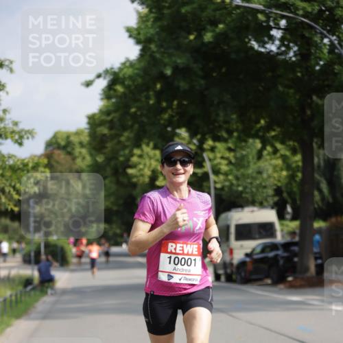 15.06.2025 - REWE Women's Run Jannik Wohlers http://msf.ph/oto/7939032 15.06.2025 08:44:24 Laufen 10001 meine-sportfotos.de