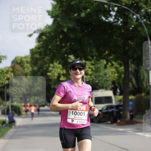 15.06.2025 - REWE Women's Run Jannik Wohlers http://msf.ph/oto/7939040 15.06.2025 08:44:24 Laufen 10001 meine-sportfotos.de