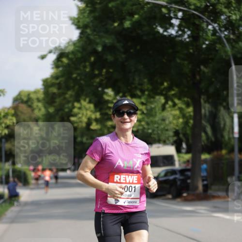 15.06.2025 - REWE Women's Run Jannik Wohlers http://msf.ph/oto/7939044 15.06.2025 08:44:25 Laufen 001 meine-sportfotos.de