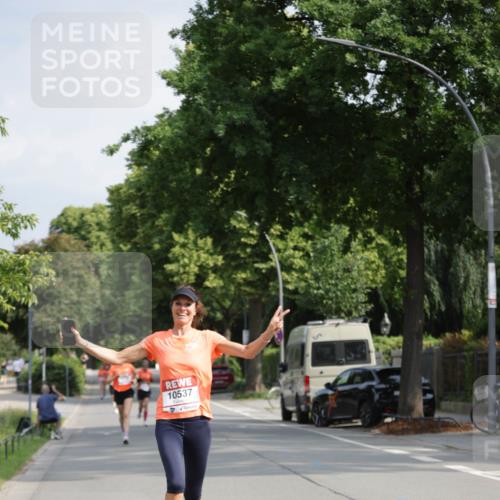 15.06.2025 - REWE Women's Run Jannik Wohlers http://msf.ph/oto/7939078 15.06.2025 08:44:37 Laufen 10537 meine-sportfotos.de