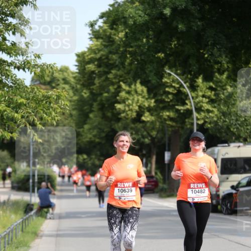 15.06.2025 - REWE Women's Run Jannik Wohlers http://msf.ph/oto/7939085 15.06.2025 09:57:19 Laufen 10639, 10482 meine-sportfotos.de