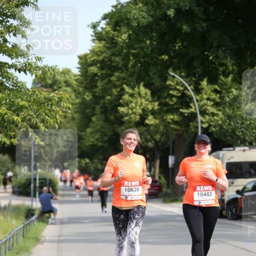 15.06.2025 - REWE Women's Run Jannik Wohlers http://msf.ph/oto/7939093 15.06.2025 09:57:19 Laufen 10639, 10482 meine-sportfotos.de