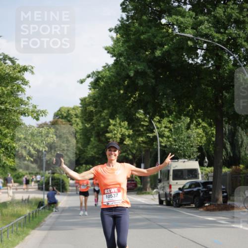 15.06.2025 - REWE Women's Run Jannik Wohlers http://msf.ph/oto/7939097 15.06.2025 08:44:37 Laufen 10537 meine-sportfotos.de