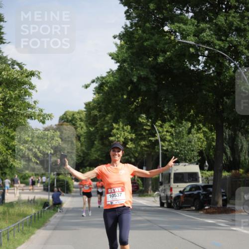 15.06.2025 - REWE Women's Run Jannik Wohlers http://msf.ph/oto/7939098 15.06.2025 08:44:37 Laufen 10537 meine-sportfotos.de