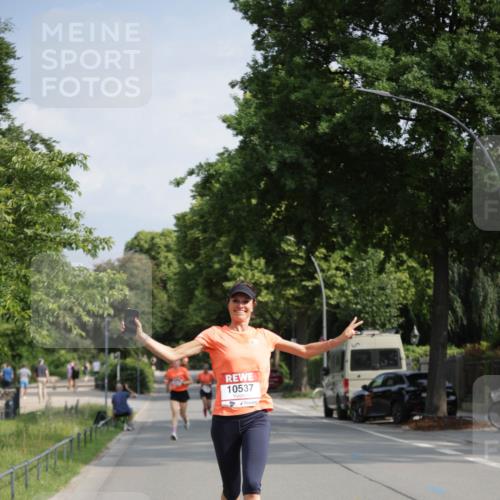 15.06.2025 - REWE Women's Run Jannik Wohlers http://msf.ph/oto/7939106 15.06.2025 08:44:37 Laufen 10537 meine-sportfotos.de