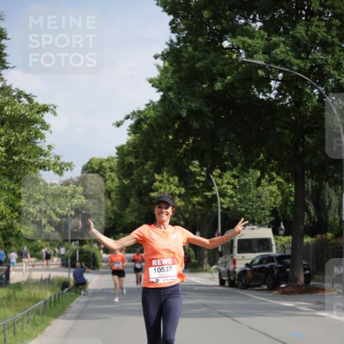 15.06.2025 - REWE Women's Run Jannik Wohlers http://msf.ph/oto/7939110 15.06.2025 08:44:38 Laufen 10537 meine-sportfotos.de