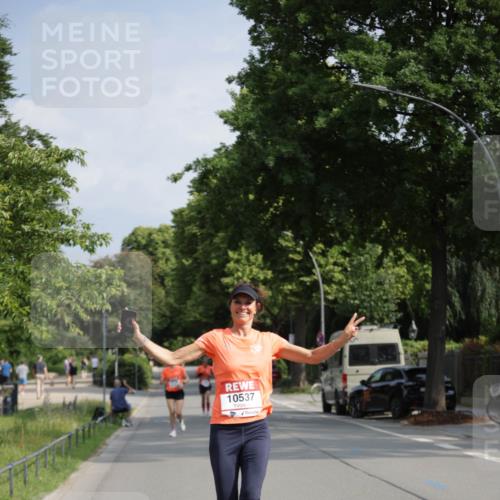 15.06.2025 - REWE Women's Run Jannik Wohlers http://msf.ph/oto/7939114 15.06.2025 08:44:38 Laufen 10537 meine-sportfotos.de