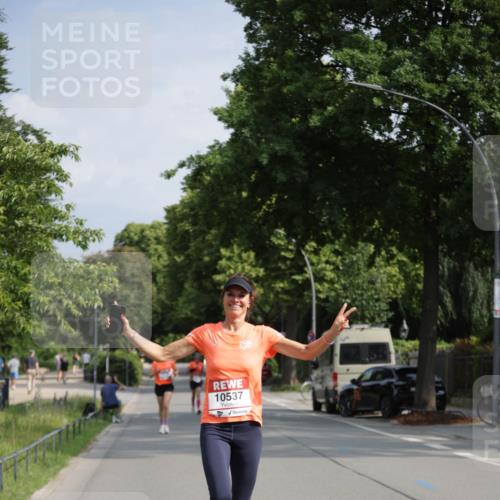 15.06.2025 - REWE Women's Run Jannik Wohlers http://msf.ph/oto/7939118 15.06.2025 08:44:38 Laufen 10537 meine-sportfotos.de