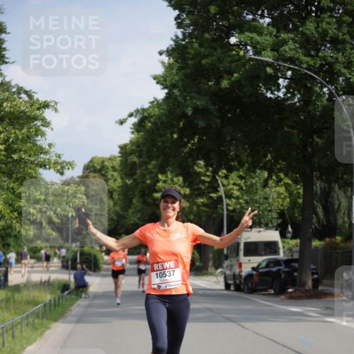 15.06.2025 - REWE Women's Run Jannik Wohlers http://msf.ph/oto/7939119 15.06.2025 08:44:38 Laufen 10537 meine-sportfotos.de
