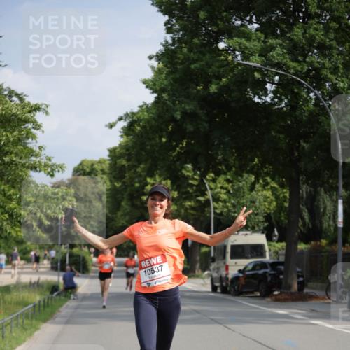 15.06.2025 - REWE Women's Run Jannik Wohlers http://msf.ph/oto/7939122 15.06.2025 08:44:38 Laufen 10537 meine-sportfotos.de