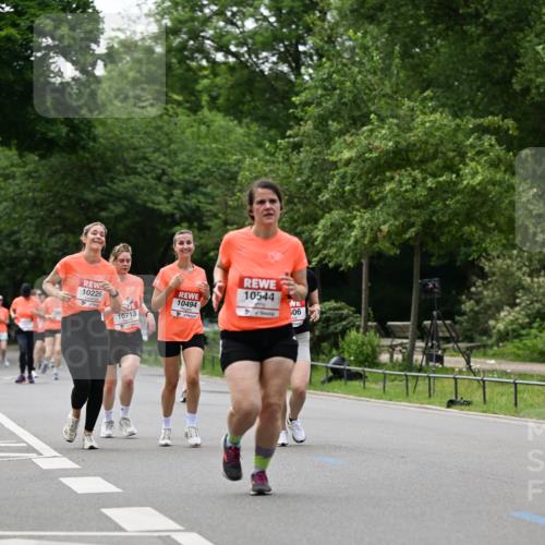 15.06.2025 - REWE Women's Run Dr. Thomas Lammeyer http://msf.ph/oto/7939145 15.06.2025 09:20:25 Laufen 10226, 10494, 10713, 10544, 06 meine-sportfotos.de