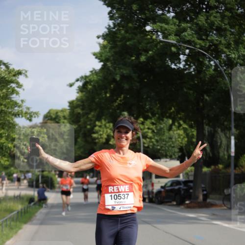 15.06.2025 - REWE Women's Run Jannik Wohlers http://msf.ph/oto/7939154 15.06.2025 08:44:38 Laufen 10537 meine-sportfotos.de