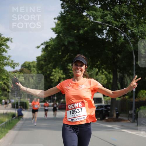 15.06.2025 - REWE Women's Run Jannik Wohlers http://msf.ph/oto/7939166 15.06.2025 08:44:38 Laufen 10537 meine-sportfotos.de