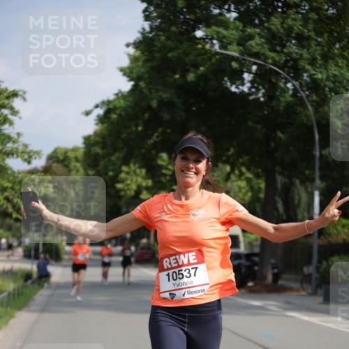 15.06.2025 - REWE Women's Run Jannik Wohlers http://msf.ph/oto/7939172 15.06.2025 08:44:39 Laufen 10537 meine-sportfotos.de