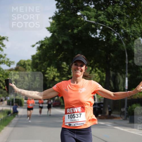 15.06.2025 - REWE Women's Run Jannik Wohlers http://msf.ph/oto/7939175 15.06.2025 08:44:39 Laufen 10537 meine-sportfotos.de