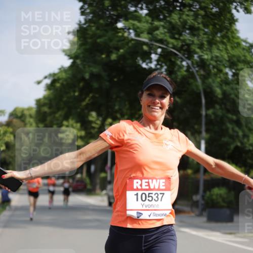 15.06.2025 - REWE Women's Run Jannik Wohlers http://msf.ph/oto/7939183 15.06.2025 08:44:39 Laufen 10537 meine-sportfotos.de
