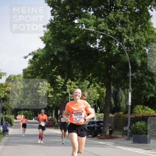 15.06.2025 - REWE Women's Run Jannik Wohlers http://msf.ph/oto/7939220 15.06.2025 08:44:44 Laufen 10726 meine-sportfotos.de