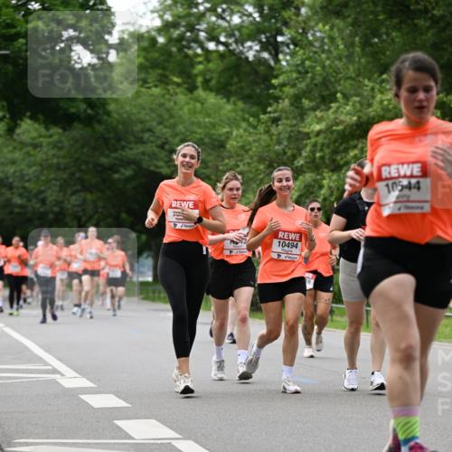 15.06.2025 - REWE Women's Run Dr. Thomas Lammeyer http://msf.ph/oto/7939226 15.06.2025 09:20:27 Laufen 10494, 10544 meine-sportfotos.de