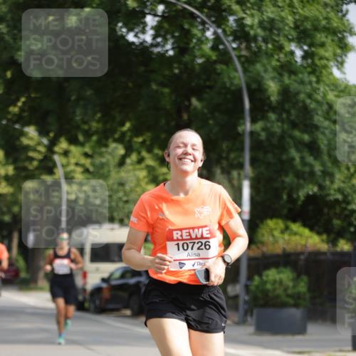 15.06.2025 - REWE Women's Run Jannik Wohlers http://msf.ph/oto/7939261 15.06.2025 08:44:44 Laufen 10726 meine-sportfotos.de