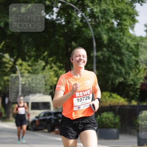 15.06.2025 - REWE Women's Run Jannik Wohlers http://msf.ph/oto/7939272 15.06.2025 08:44:44 Laufen 10726 meine-sportfotos.de