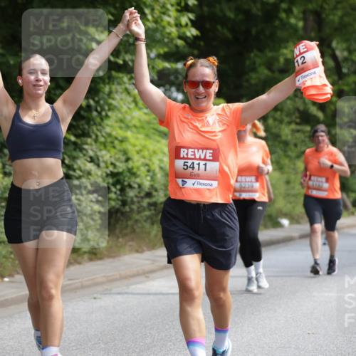 15.06.2025 - REWE Women's Run Jannik Wohlers http://msf.ph/oto/7939285 15.06.2025 10:14:41 Laufen 5411, 5239, 12 meine-sportfotos.de
