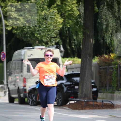 15.06.2025 - REWE Women's Run Jannik Wohlers http://msf.ph/oto/7939305 15.06.2025 09:57:31 Laufen 10120 meine-sportfotos.de