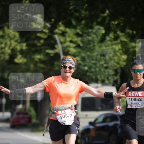 15.06.2025 - REWE Women's Run Jannik Wohlers http://msf.ph/oto/7939340 15.06.2025 08:44:47 Laufen 10872, 10852 meine-sportfotos.de