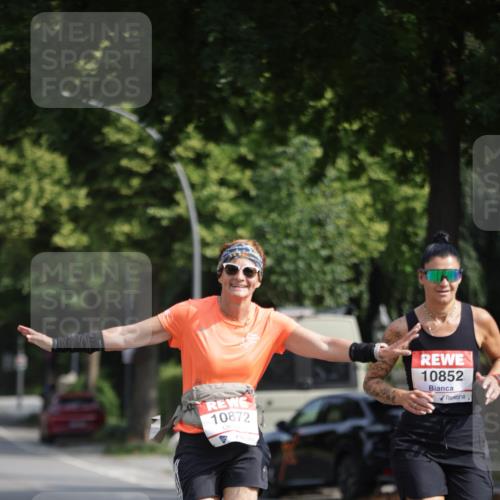 15.06.2025 - REWE Women's Run Jannik Wohlers http://msf.ph/oto/7939365 15.06.2025 08:44:47 Laufen 10872, 10852 meine-sportfotos.de
