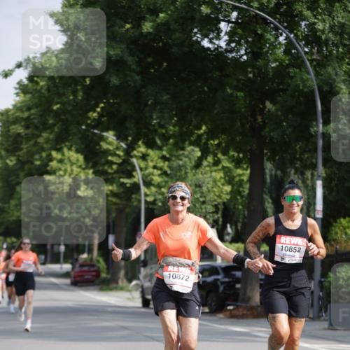 15.06.2025 - REWE Women's Run Jannik Wohlers http://msf.ph/oto/7939405 15.06.2025 08:44:47 Laufen 10872, 10852 meine-sportfotos.de