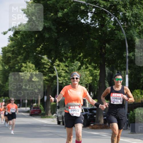 15.06.2025 - REWE Women's Run Jannik Wohlers http://msf.ph/oto/7939409 15.06.2025 08:44:47 Laufen 10872, 10852 meine-sportfotos.de