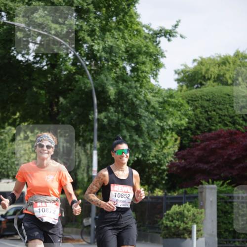 15.06.2025 - REWE Women's Run Jannik Wohlers http://msf.ph/oto/7939430 15.06.2025 08:44:48 Laufen 10872, 10852 meine-sportfotos.de