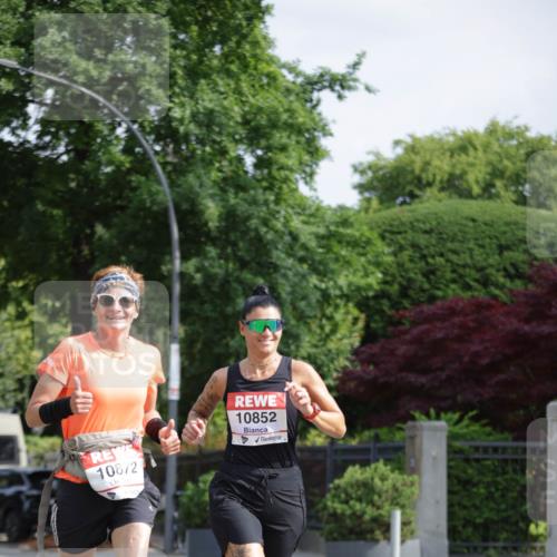 15.06.2025 - REWE Women's Run Jannik Wohlers http://msf.ph/oto/7939446 15.06.2025 08:44:48 Laufen 10872, 10852 meine-sportfotos.de
