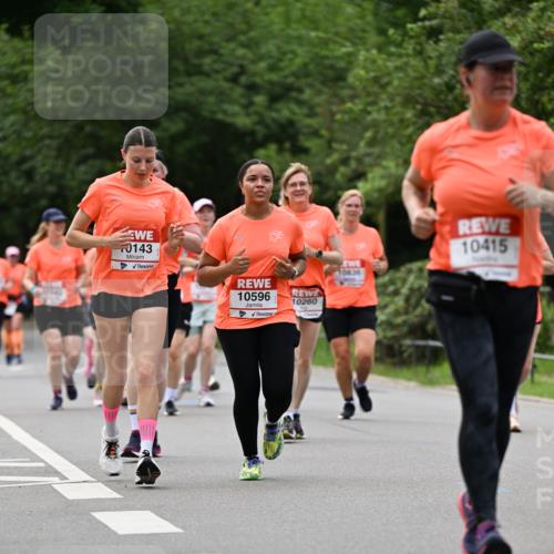 15.06.2025 - REWE Women's Run Dr. Thomas Lammeyer http://msf.ph/oto/7939604 15.06.2025 09:20:36 Laufen 0143, 10596, 10260, 10836, 10415 meine-sportfotos.de