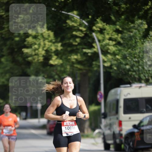 15.06.2025 - REWE Women's Run Jannik Wohlers http://msf.ph/oto/7939643 15.06.2025 08:44:54 Laufen 10608 meine-sportfotos.de