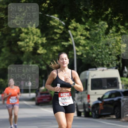 15.06.2025 - REWE Women's Run Jannik Wohlers http://msf.ph/oto/7939663 15.06.2025 08:44:55 Laufen 10608 meine-sportfotos.de