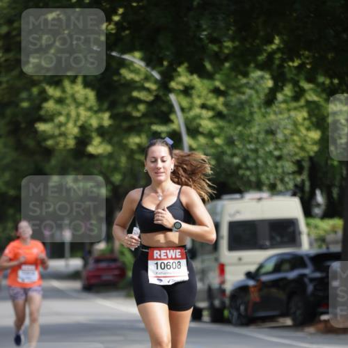 15.06.2025 - REWE Women's Run Jannik Wohlers http://msf.ph/oto/7939682 15.06.2025 08:44:55 Laufen 10608 meine-sportfotos.de