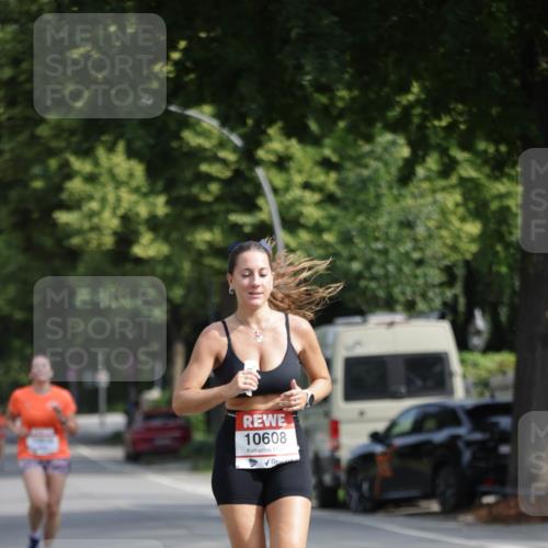 15.06.2025 - REWE Women's Run Jannik Wohlers http://msf.ph/oto/7939690 15.06.2025 08:44:56 Laufen 10608 meine-sportfotos.de
