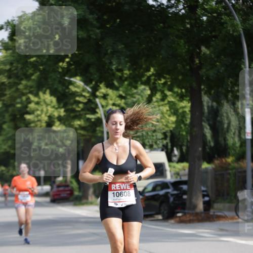 15.06.2025 - REWE Women's Run Jannik Wohlers http://msf.ph/oto/7939697 15.06.2025 08:44:56 Laufen 10608 meine-sportfotos.de