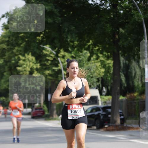 15.06.2025 - REWE Women's Run Jannik Wohlers http://msf.ph/oto/7939706 15.06.2025 08:44:56 Laufen 10608 meine-sportfotos.de