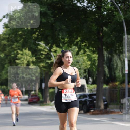 15.06.2025 - REWE Women's Run Jannik Wohlers http://msf.ph/oto/7939712 15.06.2025 08:44:56 Laufen 10608 meine-sportfotos.de