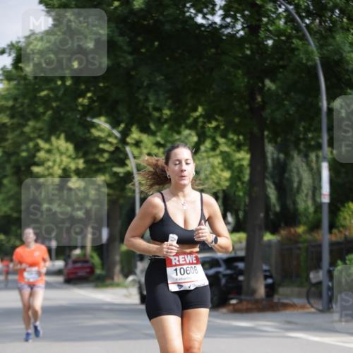 15.06.2025 - REWE Women's Run Jannik Wohlers http://msf.ph/oto/7939724 15.06.2025 08:44:57 Laufen 10608 meine-sportfotos.de