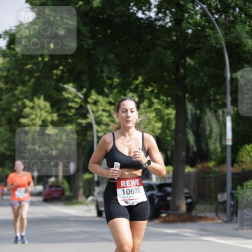 15.06.2025 - REWE Women's Run Jannik Wohlers http://msf.ph/oto/7939728 15.06.2025 08:44:57 Laufen 10608 meine-sportfotos.de