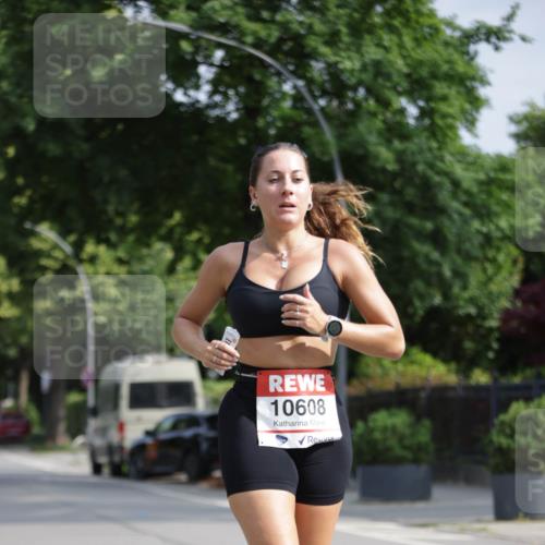 15.06.2025 - REWE Women's Run Jannik Wohlers http://msf.ph/oto/7939790 15.06.2025 08:44:57 Laufen 10608 meine-sportfotos.de
