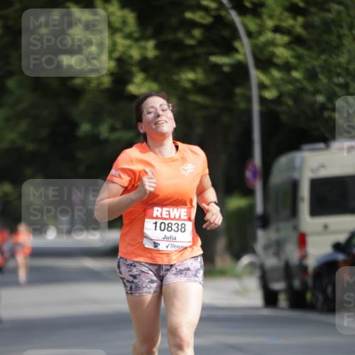 15.06.2025 - REWE Women's Run Jannik Wohlers http://msf.ph/oto/7939802 15.06.2025 08:44:59 Laufen 10838 meine-sportfotos.de