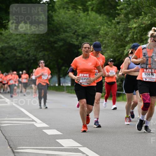 15.06.2025 - REWE Women's Run Dr. Thomas Lammeyer http://msf.ph/oto/7939839 15.06.2025 09:20:41 Laufen 10810, 42, 0358 meine-sportfotos.de