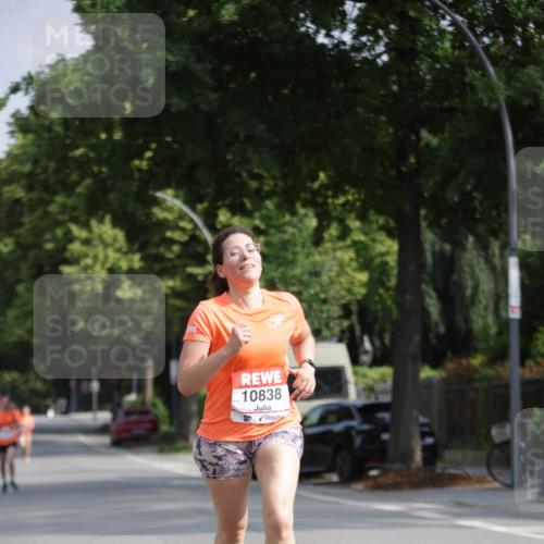 15.06.2025 - REWE Women's Run Jannik Wohlers http://msf.ph/oto/7939864 15.06.2025 08:45:01 Laufen 10838 meine-sportfotos.de
