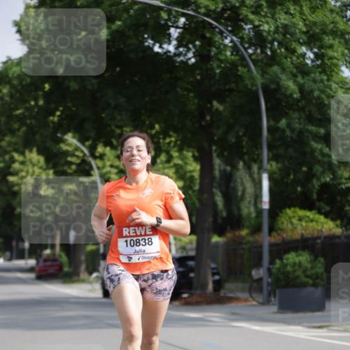 15.06.2025 - REWE Women's Run Jannik Wohlers http://msf.ph/oto/7939896 15.06.2025 08:45:01 Laufen 10838 meine-sportfotos.de